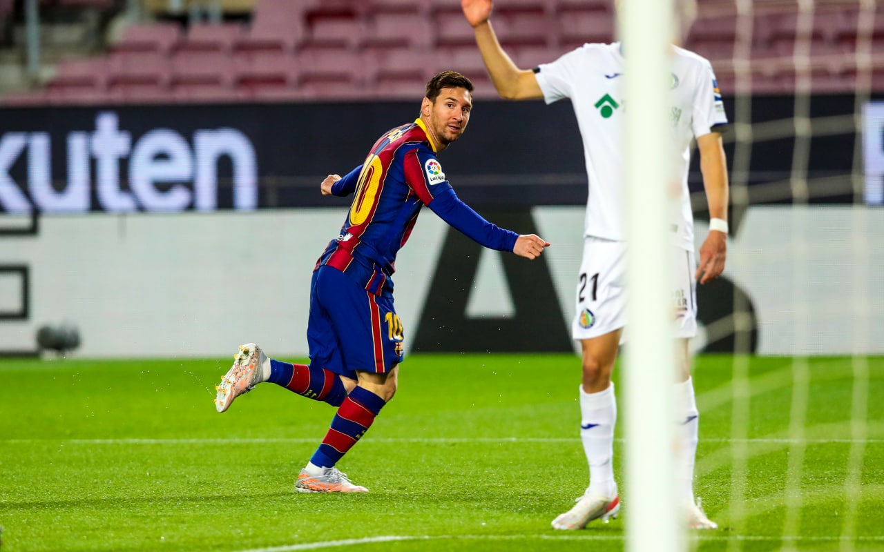 A Barcelona még 3 évig számolna Messivel