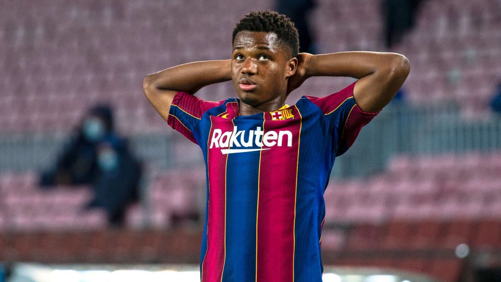 Közel 10 hónap után edzett a többiekkel a Barca 18 éves csatára