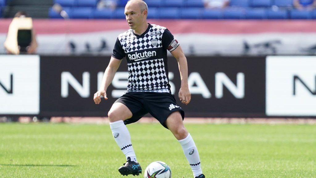 Legalább 39 éves koráig futballozni fog a legpengébb exbarcás