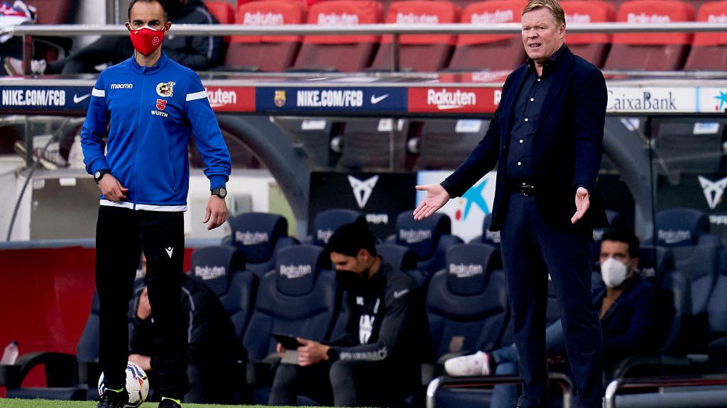 Koeman és az 54 beadás