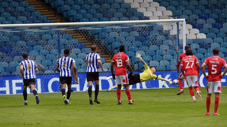 Órákra hosszabbíthatta meg Championship-tagságát a Sheffield Wednesday