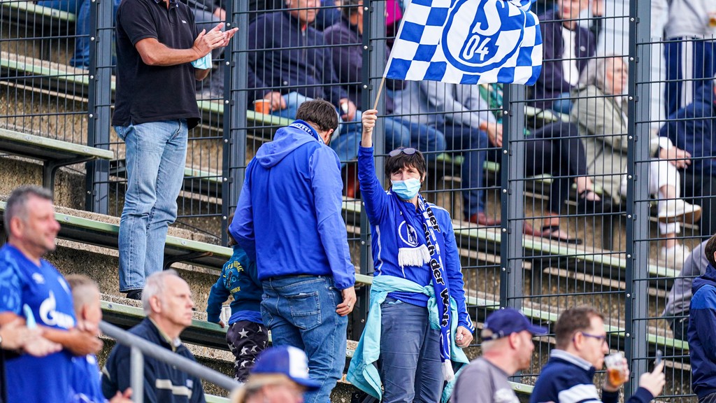 Karantéba vonult a Schalke a pénteki rajt előtt