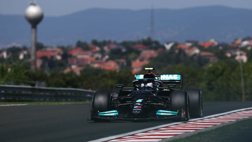Valtteri Bottas élen a Hungaroringen