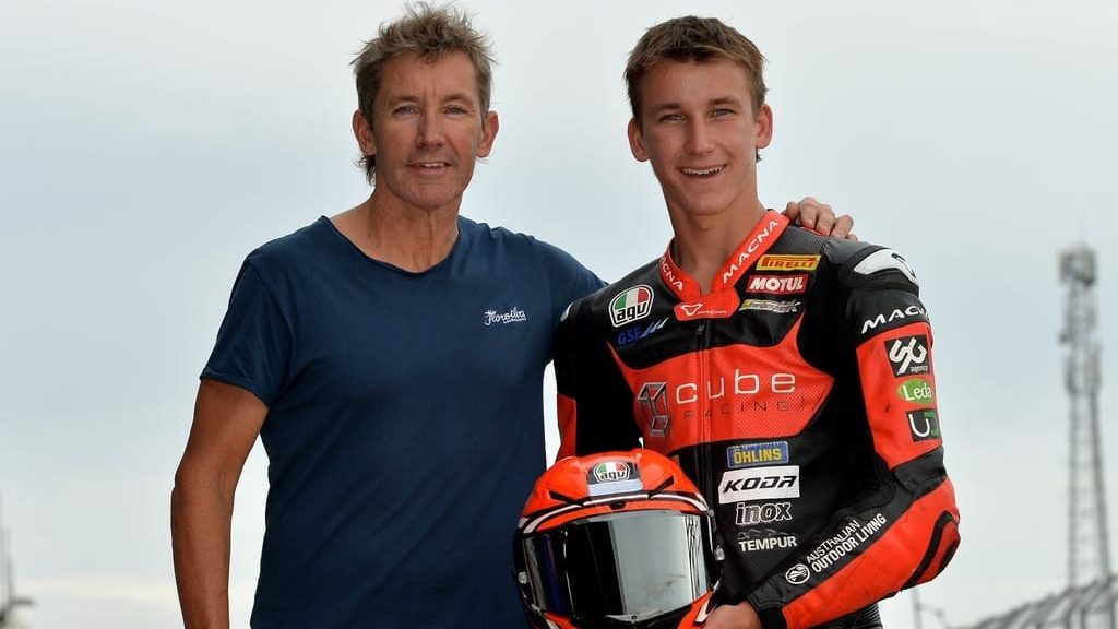 Itt az új Barni Ducati, Oli Baylissék csapata