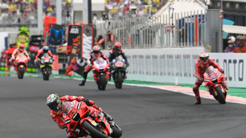 Újra Bagnaia nyert a királykategóriában