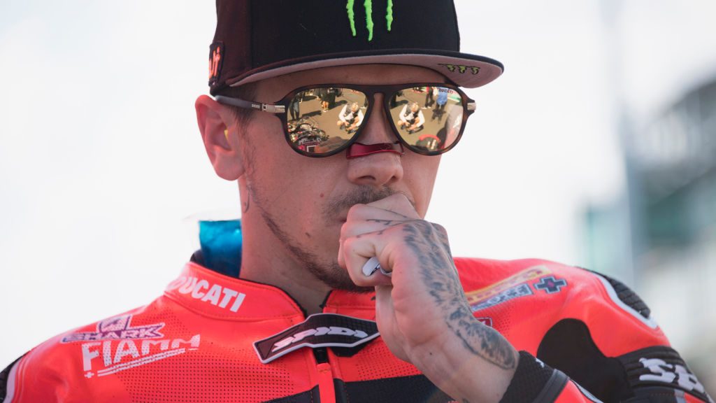 Scott Redding mintha egy aligátoron lovagolna