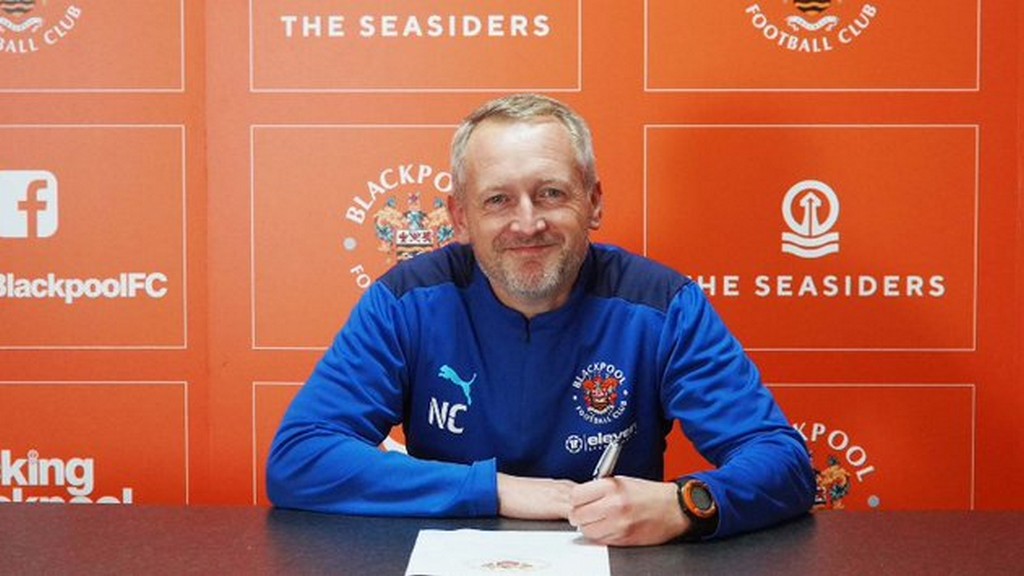 Szerződést hosszabbított a Blackpool sikeredzője