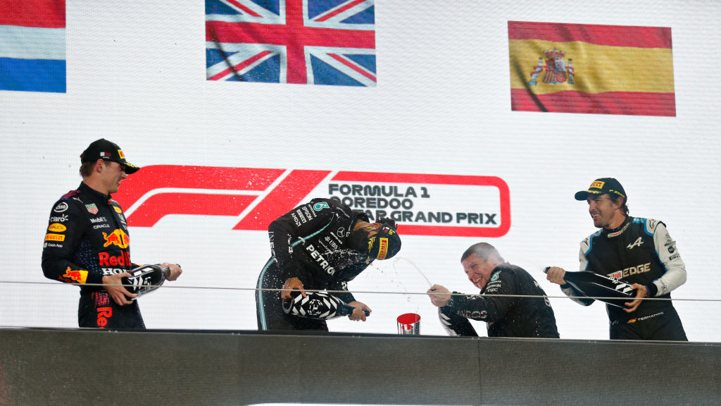 Hamilton behúzta Katart is, Alonso 7 év után dobogón