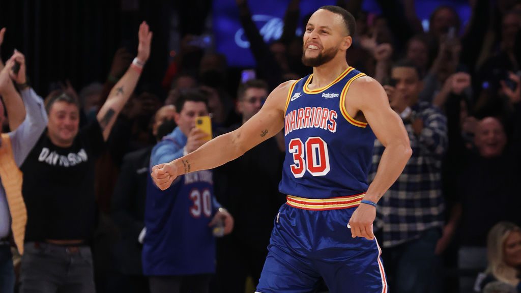 Steph Curry az NBA új hárompontos-rekordere