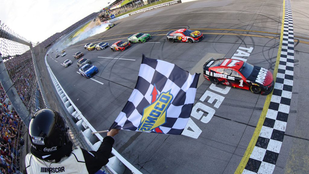 Valószínűtlen befutó a talladegai Geico 500-on