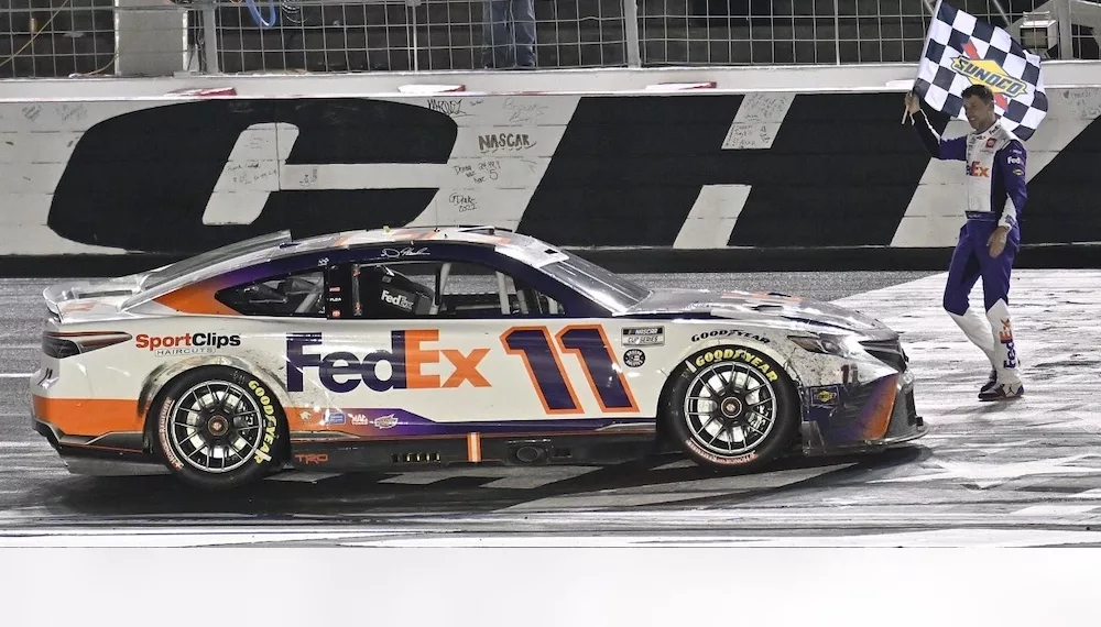 Danny Hamlin sikere minden idők leghosszabb NASCAR-versenyén