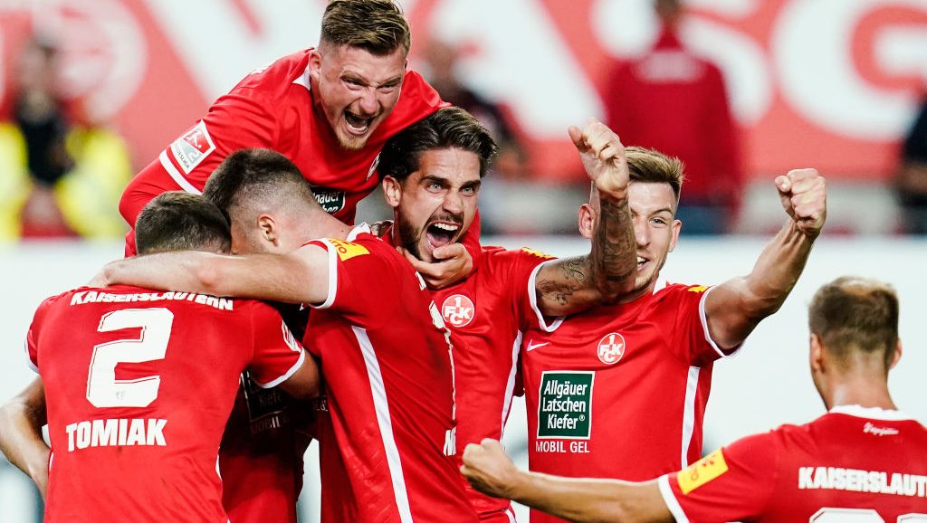 Potyognak a gólok a Bundesliga 2-ben, 20:30-tól élő rangadó az ARENA4+-on
