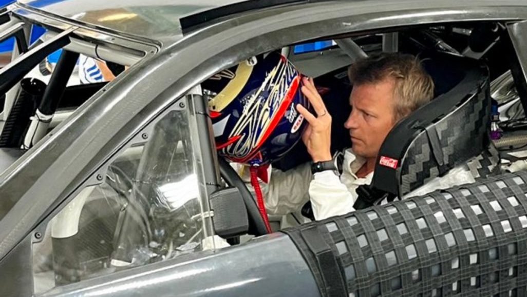 Vasárnap, a NASCAR-ban tér vissza Kimi Räikkönen