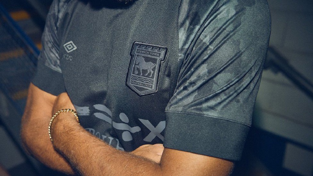 Ed Sheeran tervezte az Ipswich Town mezét