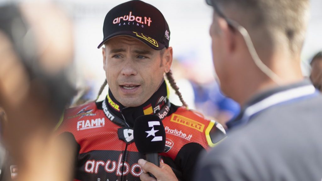 Porckorongsérvvel versenyzett a Superbike-világbajnok a MotoGP-ben