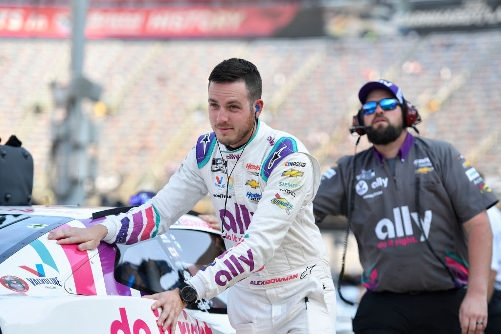 A NASCAR leghosszabb, hétvégi futamán tér vissza Alex Bowman