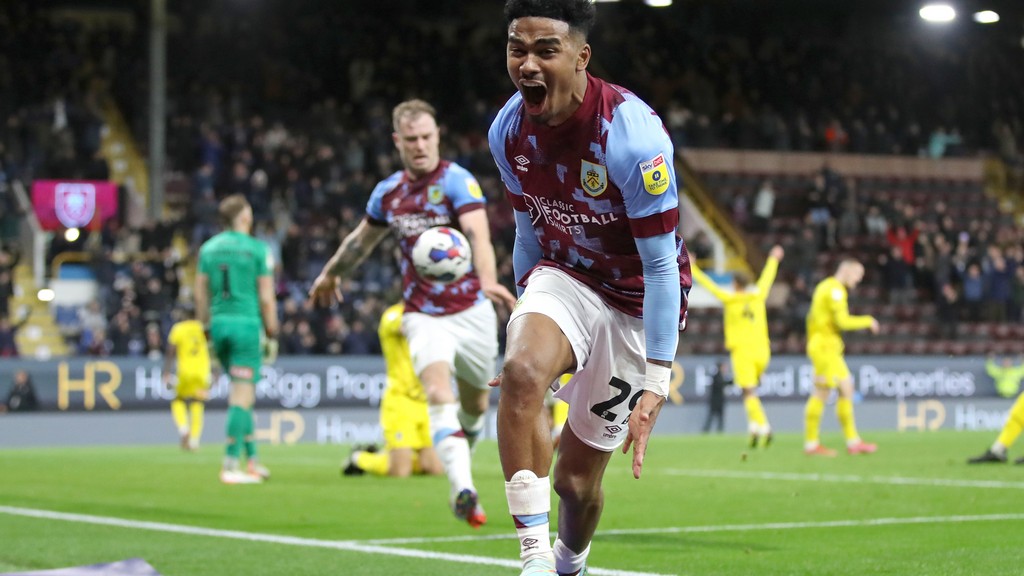 Százperces dráma Burnley-ben