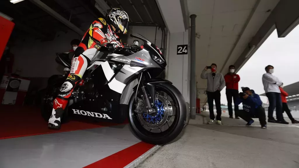 Gyári motorokat indít a Honda a Supersport-vb-n jövőre
