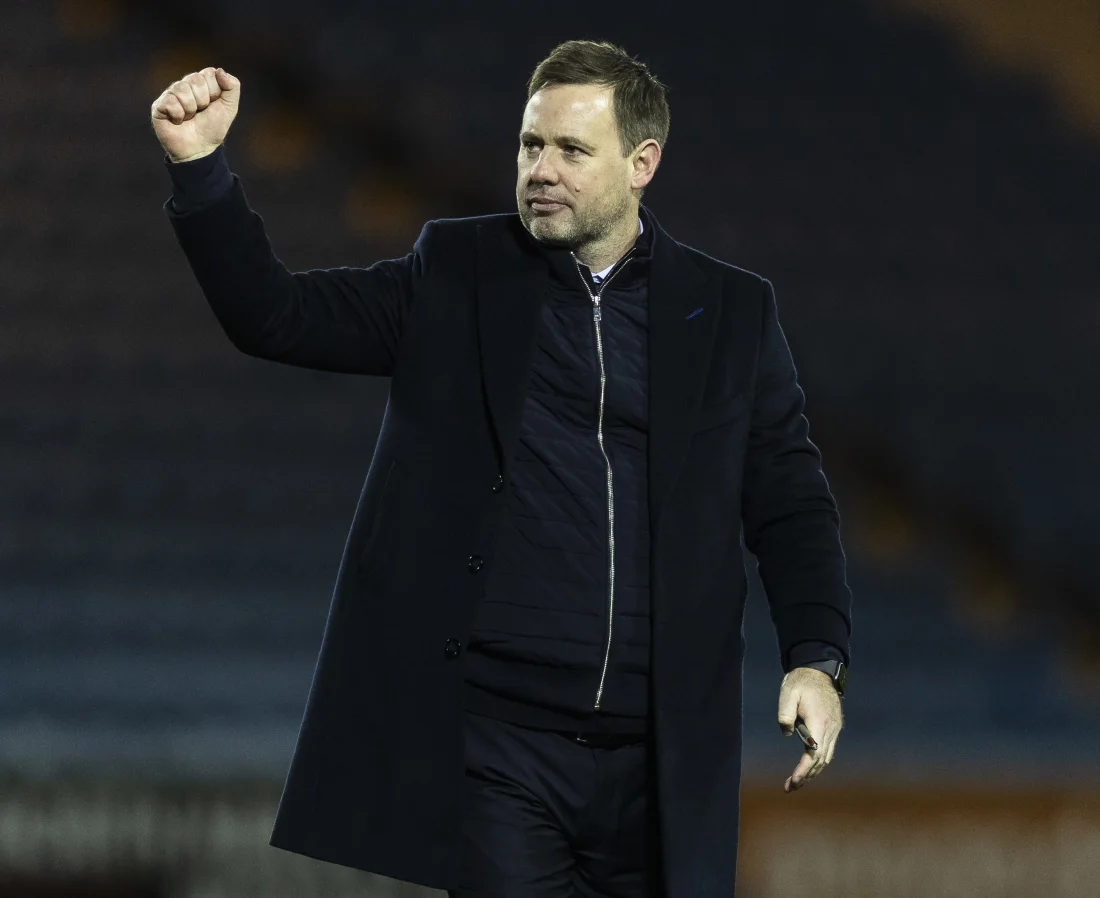 Kirúgták a Glasgow Rangers edzőjét