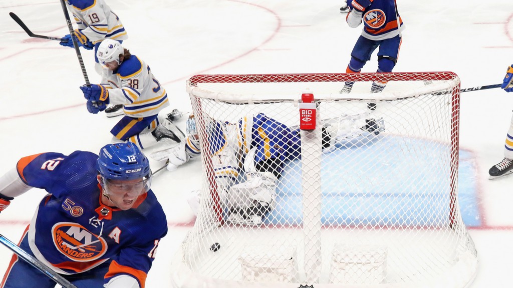 Az Islanders megint a végén robbantott