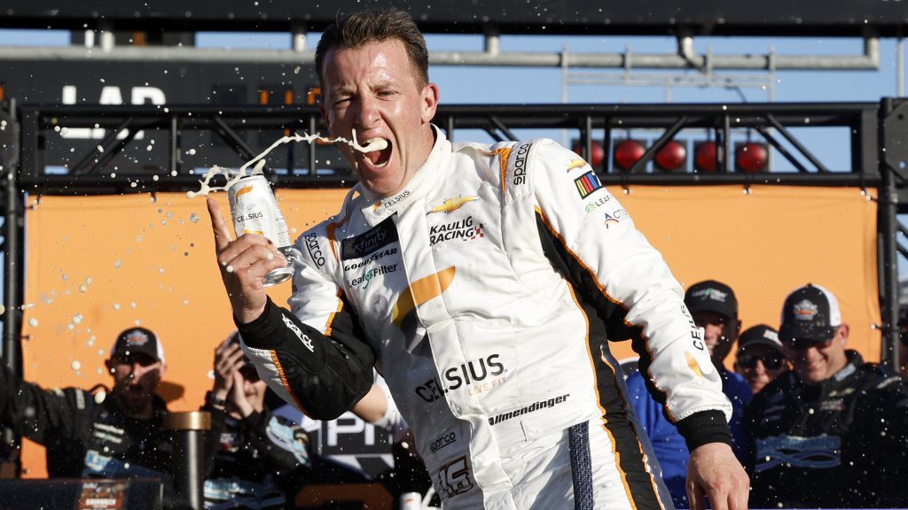 Váratlan győztes, kialakult a top8 a NASCAR-ban