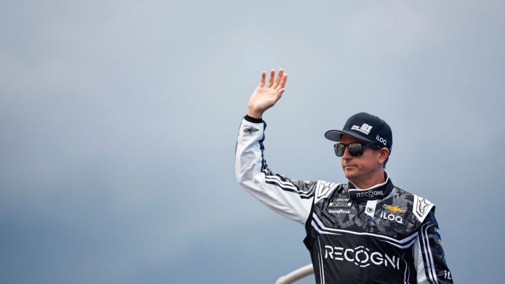Kimi Räikkönen hétvégén újra a NASCAR-ban