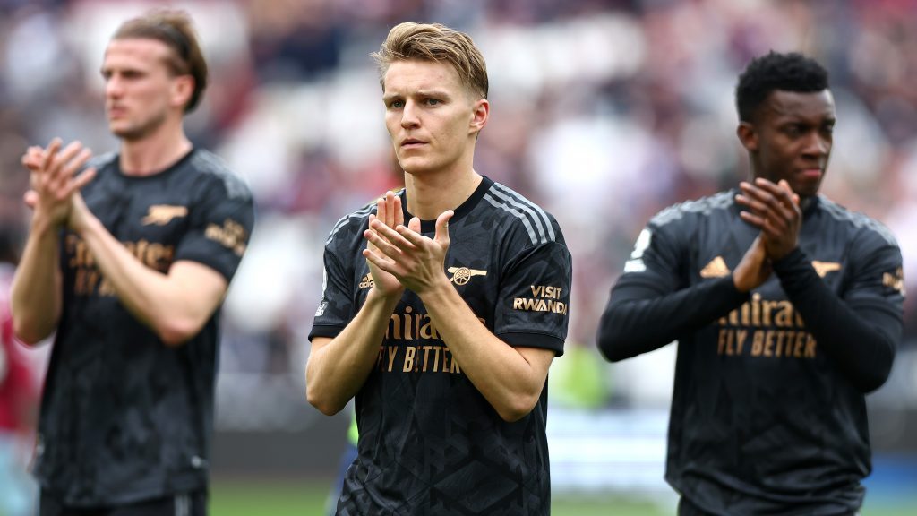 A visszatérő Dárdaival, a PL-listavezető Arsenallal és francia rangadóval jön a futballhétvége