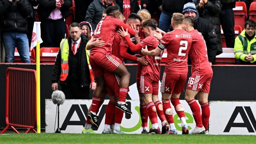 40 méteres gól és glasgow-i vereség az Aberdeen-Rangersön