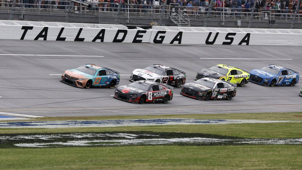 Legendás oválpályán folytatódik a NASCAR-rájátszás