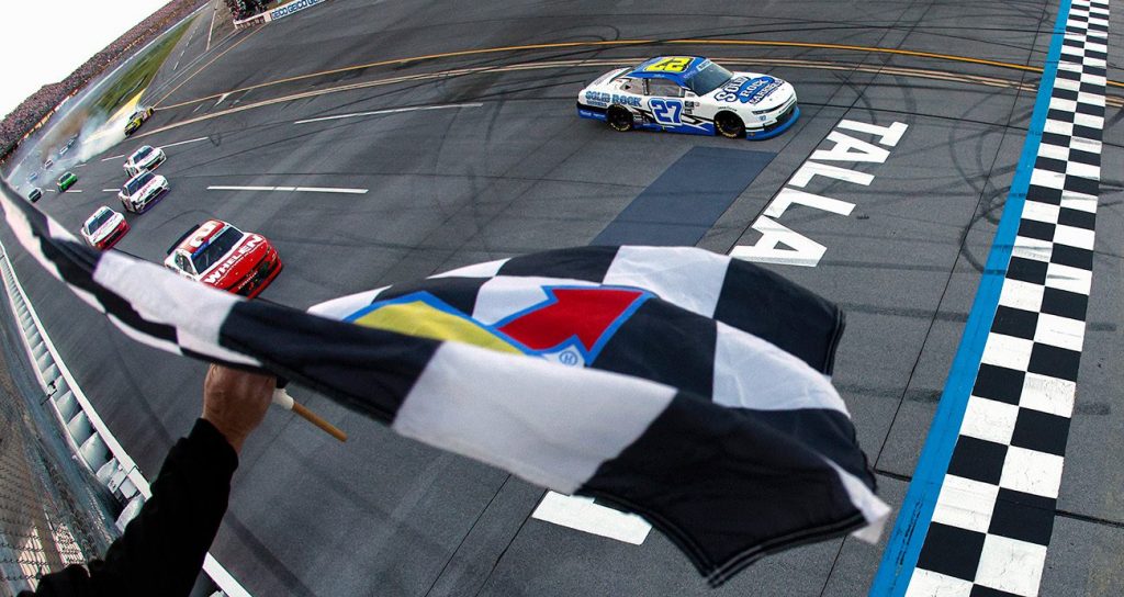 Jeb Burtoné az Xfinity-futam, este jön a folytatás a Network4-en