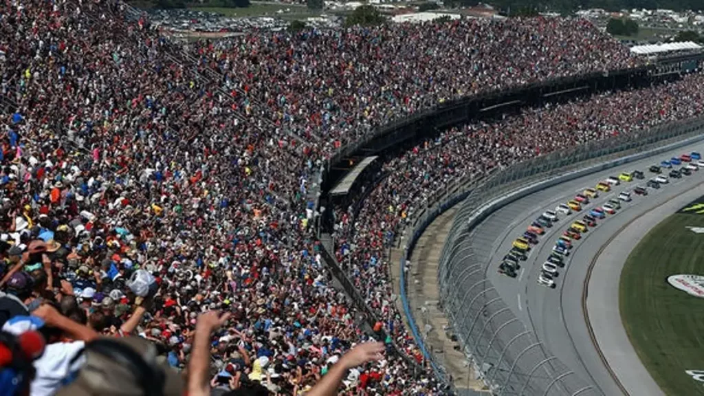 Jön a legnagyobb és a legvadabb a NASCAR-ban