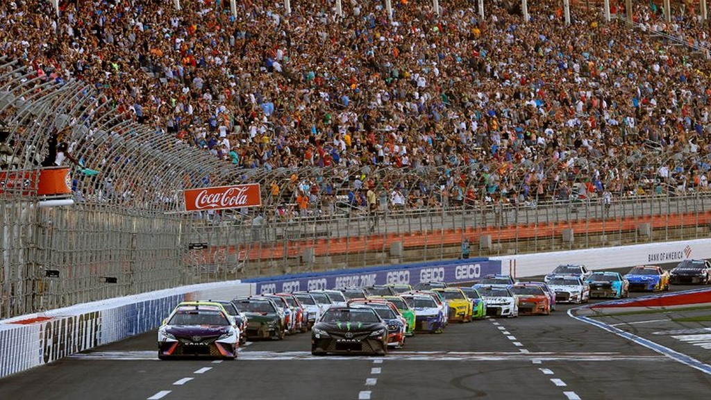 Hétfőre halasztották a Coca-Cola 600-at