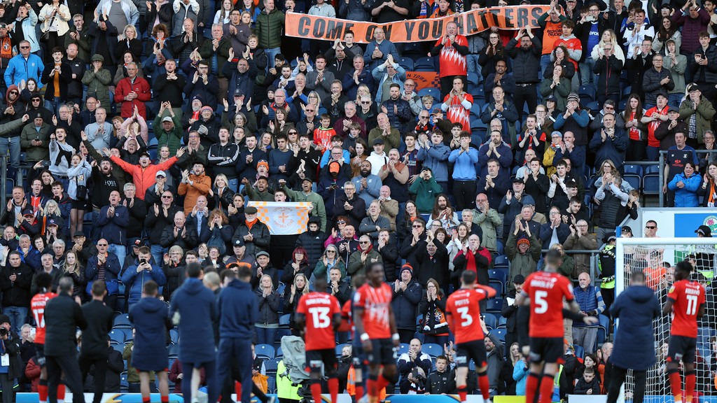 Dobogón végez a Luton