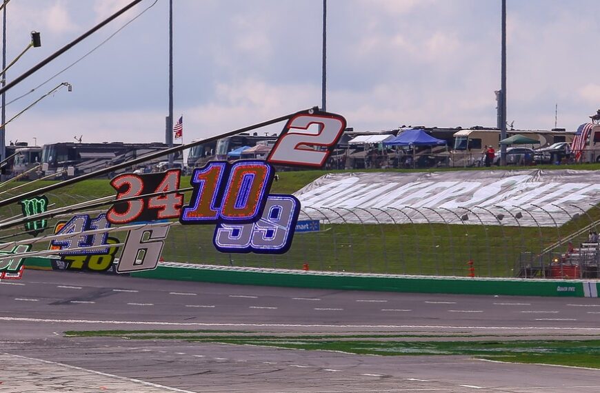 Atlantában folytatódik a NASCAR-sorozat
