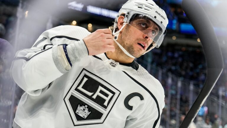Kopitar marad a Kingsnél
