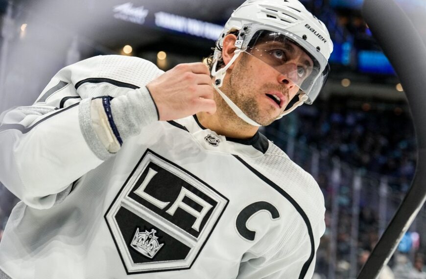 Kopitar marad a Kingsnél