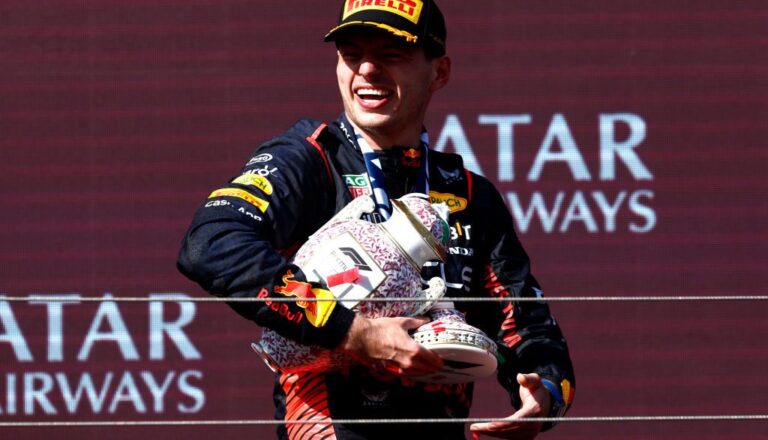 Az első kanyarban megnyerte a Magyar Nagydíjat Max Verstappen, a végén eltört a trófea
