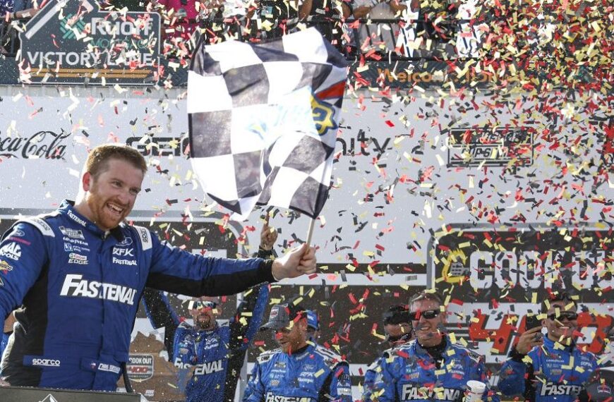 Chris Buescher nyert Richmondban, bejutott a rájátszásba