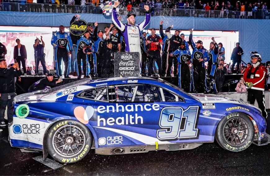 Elsőre győzött a NASCAR-ban a háromszoros Supercars-bajnok