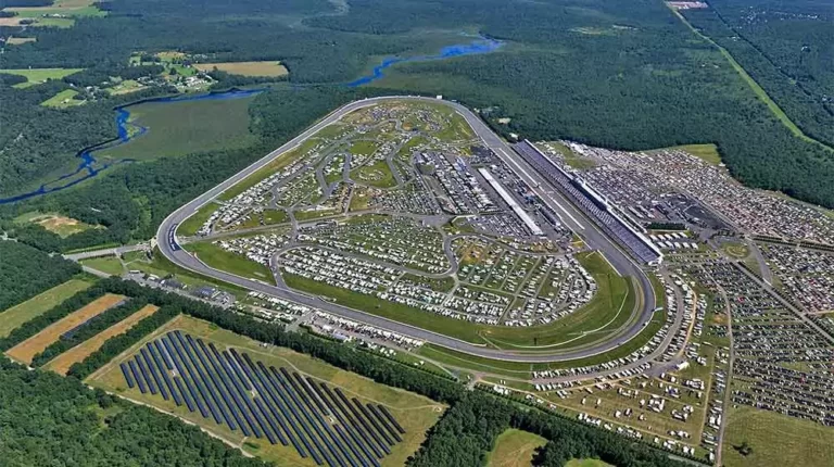 A Trükkös Háromszög vár a NASCAR-ra