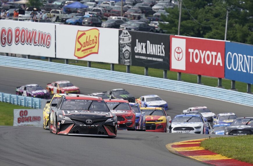 Az épített pályák amerikai legendája teszi próbára a NASCAR-mezőnyt