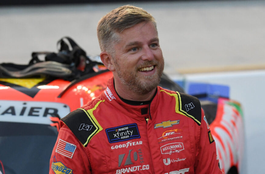 Allgaier-sikerrel kezdődött a playoff Bristolban