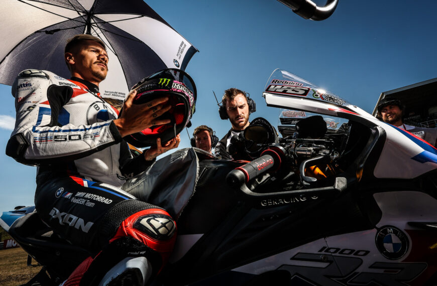 Új társat kap a Ducati Superbike-világbajnoka, változások a BMW-nél
