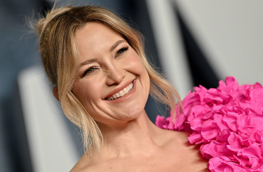 Kate Hudson az egész világgal flörtöl