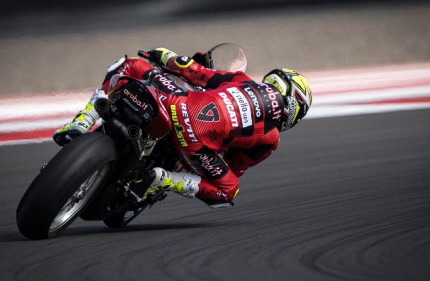 Lowes szerint új pilótáival is meghökkentően gyors a Ducati