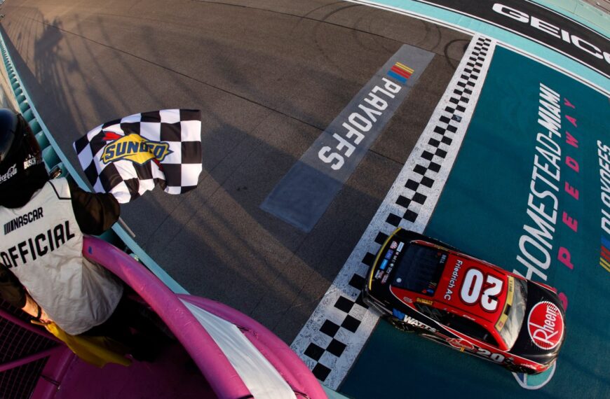 NASCAR: megvan a döntősök fele, hatan küzdenek két helyért