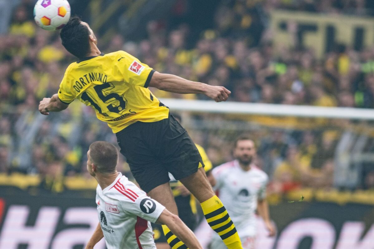 Tevékeny VAR, Schlotterbeck-bomba: hatgólos rangadót nyert a Dortmund