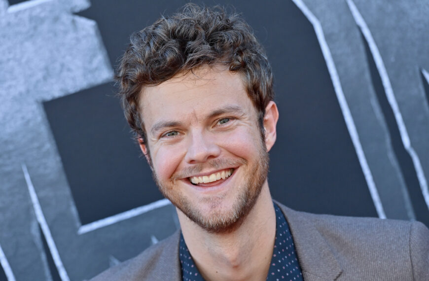 Jack Quaid elfogadja, ha kiváltságos családi helyzetéről beszélnek…