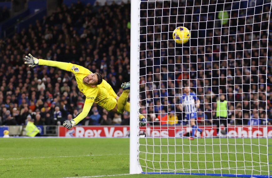 Törött bokával védett a Spurs-kapus, amikor 4–0-ra lemosták a Cityt