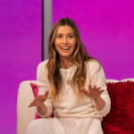 Jessica Biel finoman szólva is furcsán viselkedik a zuhany alatt